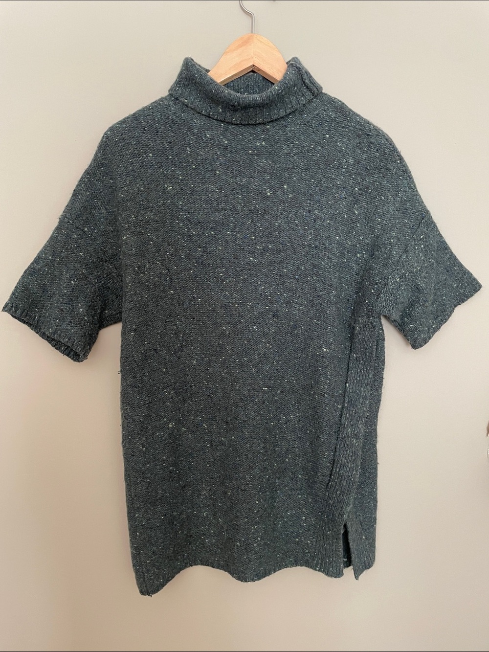 Roots Merino Wool Blend Short-Sleeve Turtleneck Sweater in Dark Heather Green